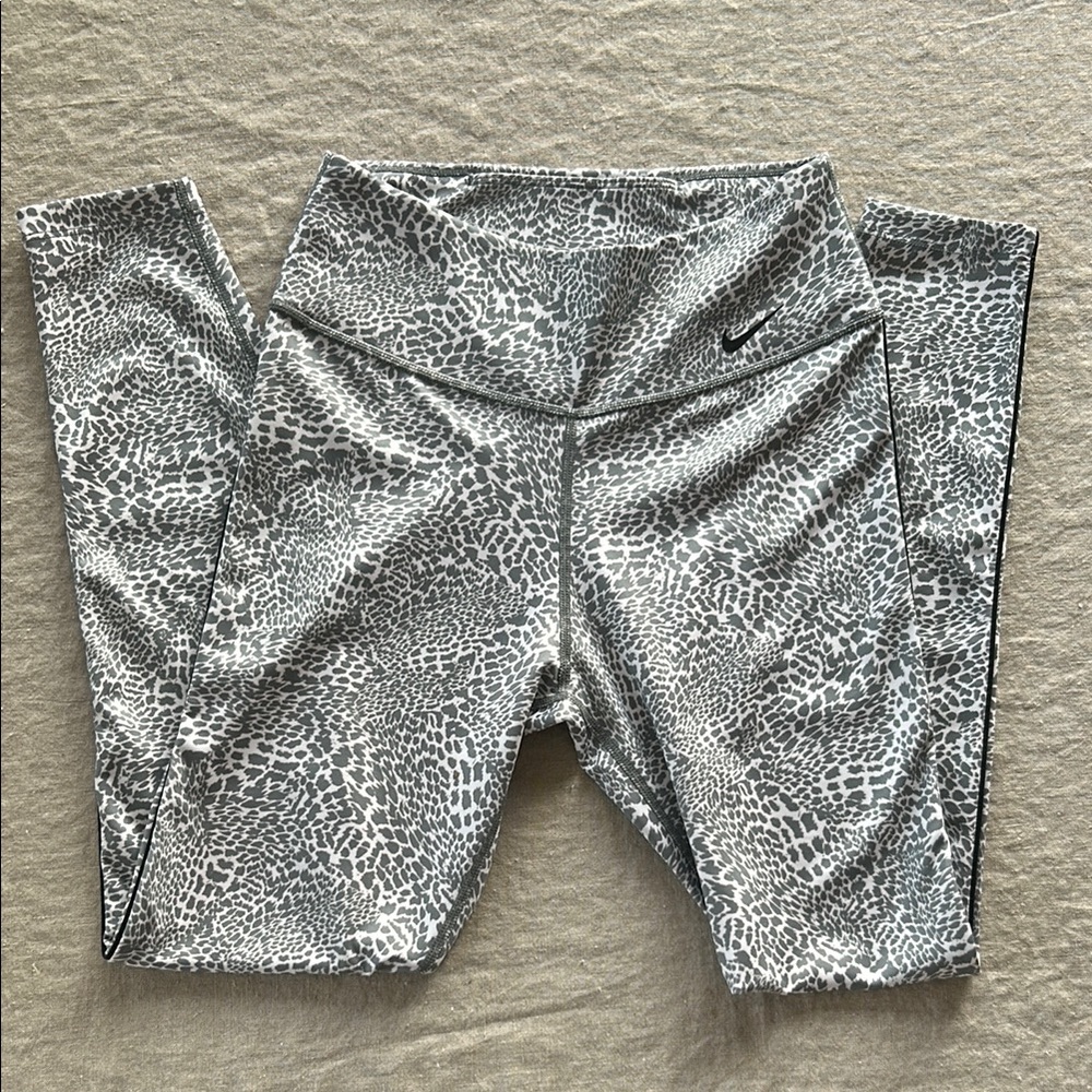 Nike Gray Patterned Leggings